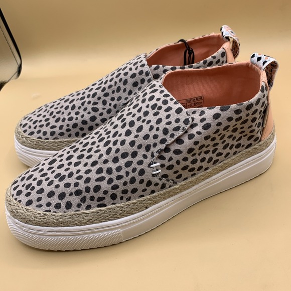 NEW Hey Dude Women's Peyton slip-on Shoes cheetah print pattern Size 8 - Picture 6 of 6